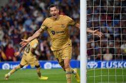 AYX SPORTS-包含莱万多夫斯基迎来十赛季高光表现，皇家马德里球迷沸腾！的词条