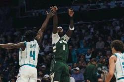 AYX SPORTS-包含浓眉哥在雄鹿比赛中绝杀，比分优势明显引发热议！的词条